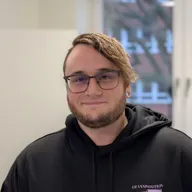Image of Aron Guthardt